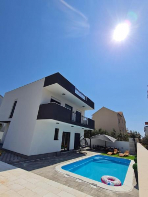 LuxVilla AURORA